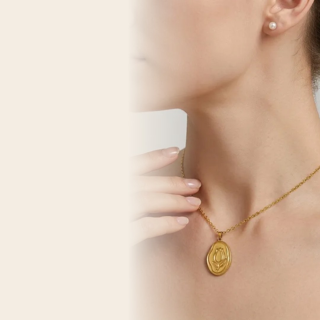 Pendants & Necklaces<br/>
Collection
