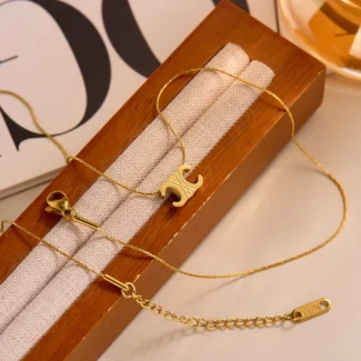 Mini Arc Pendant Necklace