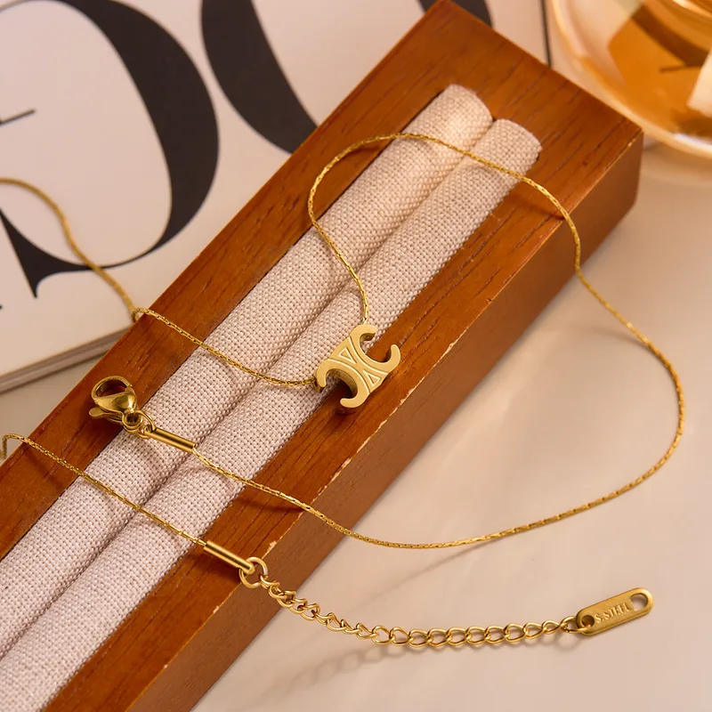 Mini Arc Pendant Necklace